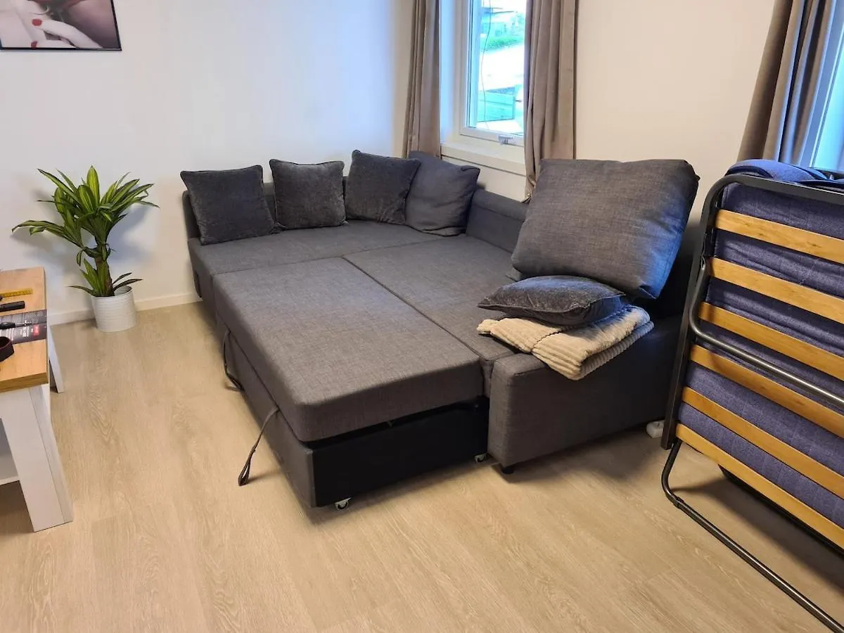 公寓 Studio Apartment, 1 Bedrom, High Standard, Right By Airport 卑爾根